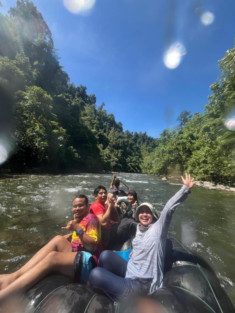 Pongo Guest House & Jungle Trekking Bukit Lawang Exterior photo