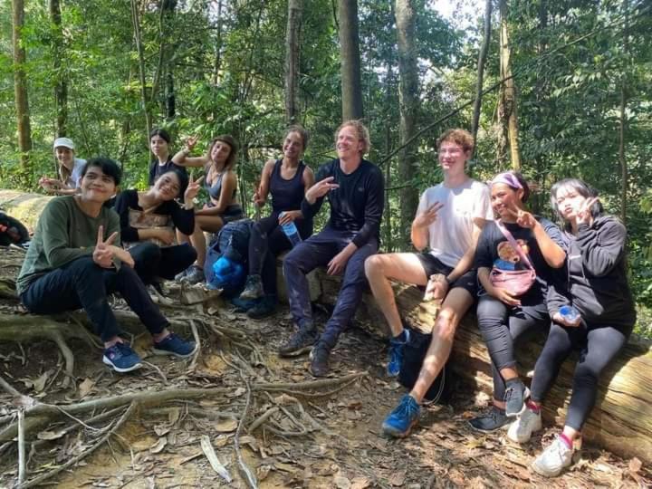 Pongo Guest House & Jungle Trekking Bukit Lawang Exterior photo